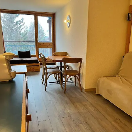 Appartement Rénové 4 Pers. Au Pied Des Pistes Avec Balcon - Fr-1-346-550